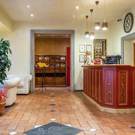 מלון Alba Palace