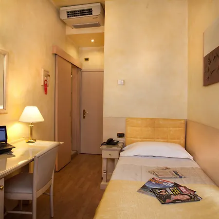 מלון Alba Palace 3*