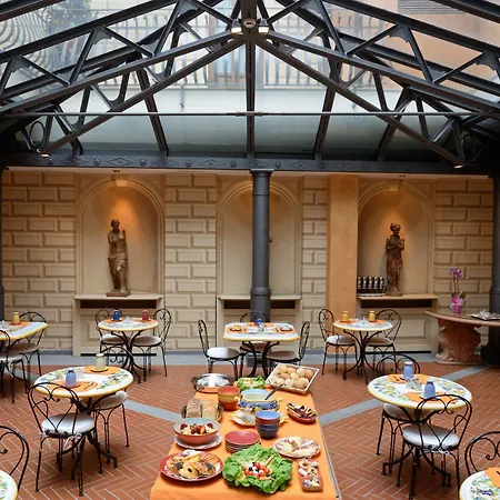 Alba Palace מלון