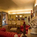 Alba Palace
